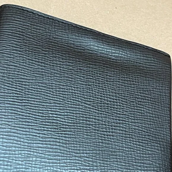 TUMI black leather bifold passport wallet Rfid protected slim profile travel - Picture 9 of 9